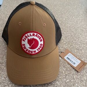 NWT Fjallraven 1960 Logo Trucker Hat Buckwheat Brown Size L/XL